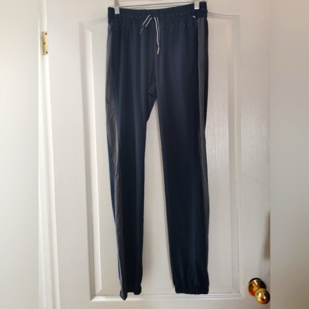 Lululemon Lightweight swift fabric side stripes jogger pants, Navy, size 4